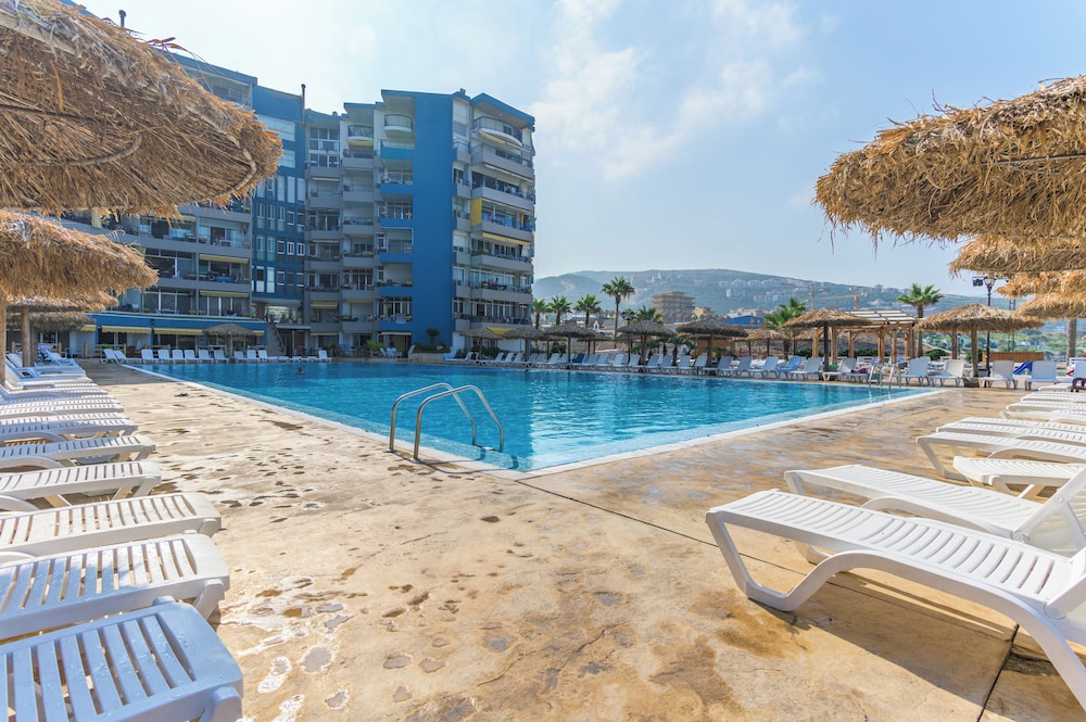 Wave 515 - Getaway Chalet at Sawary Resort Batroun