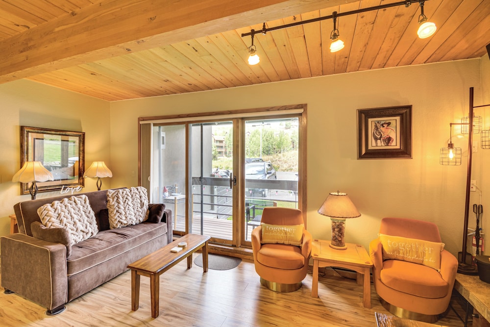 The Love Shack - A Couple's Colorado Retreat!