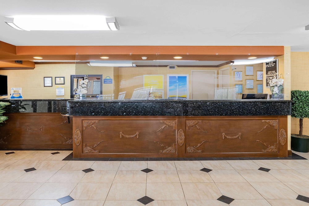 Birmingham Vacations - Days Inn by Wyndham Leeds - Property Image 4