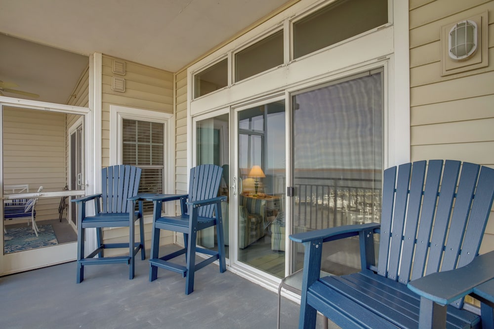 Walk to Main St: Condo w/ Pool Access in Crisfield