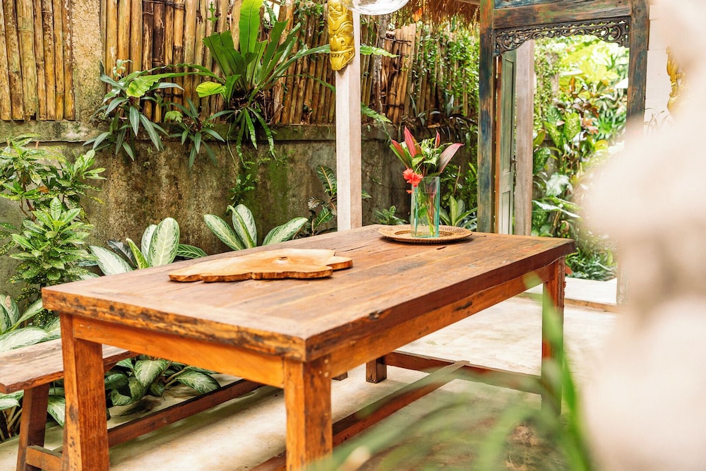 Barong Retreat Villa Ubud with Hammock Terrace, Garden & Koi Pond