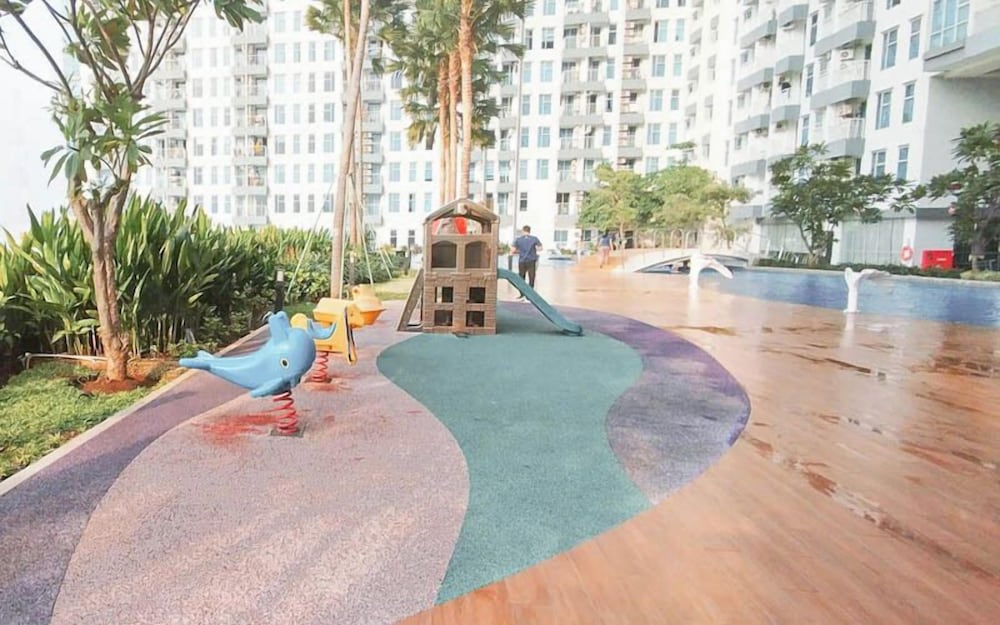Modern and Comfortable Studio at Benson Supermall Mansion Apartment