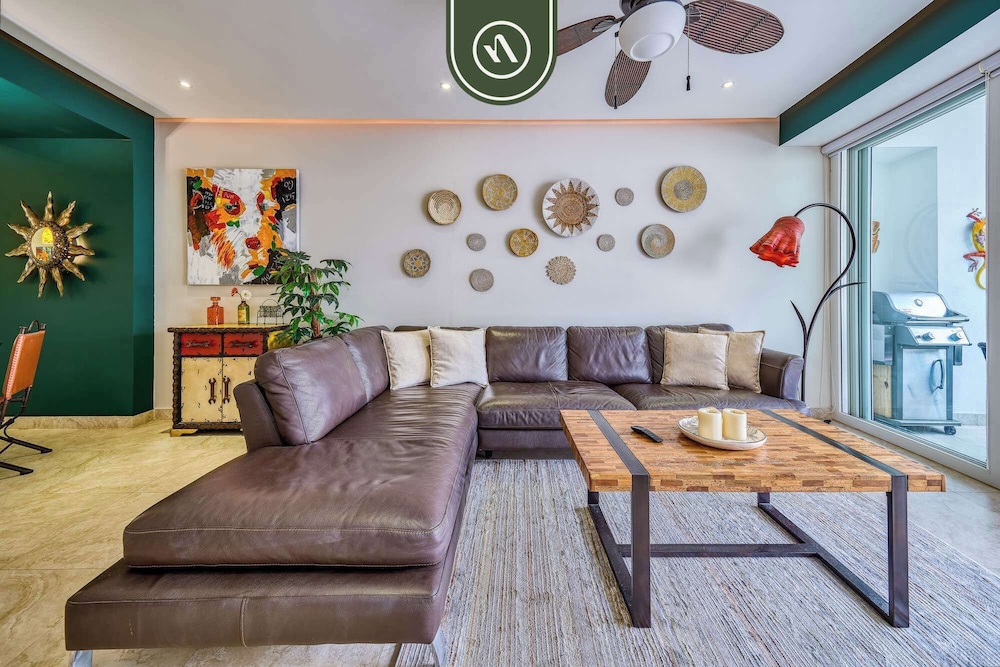 Stunning 2 BR Condo in Romantic Zone - Pool