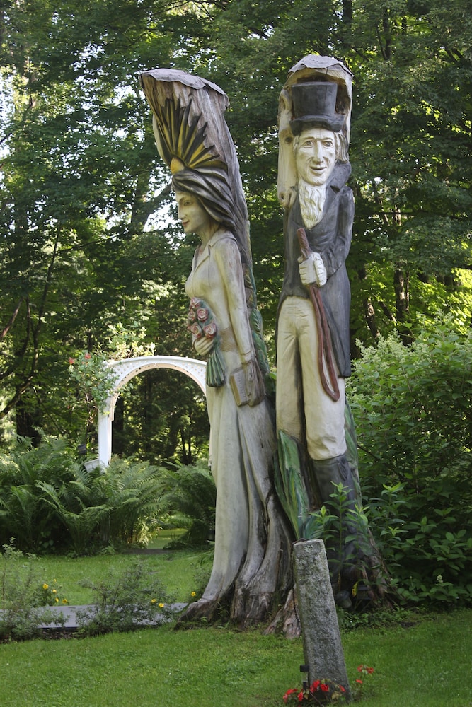 Lee Farm Inn