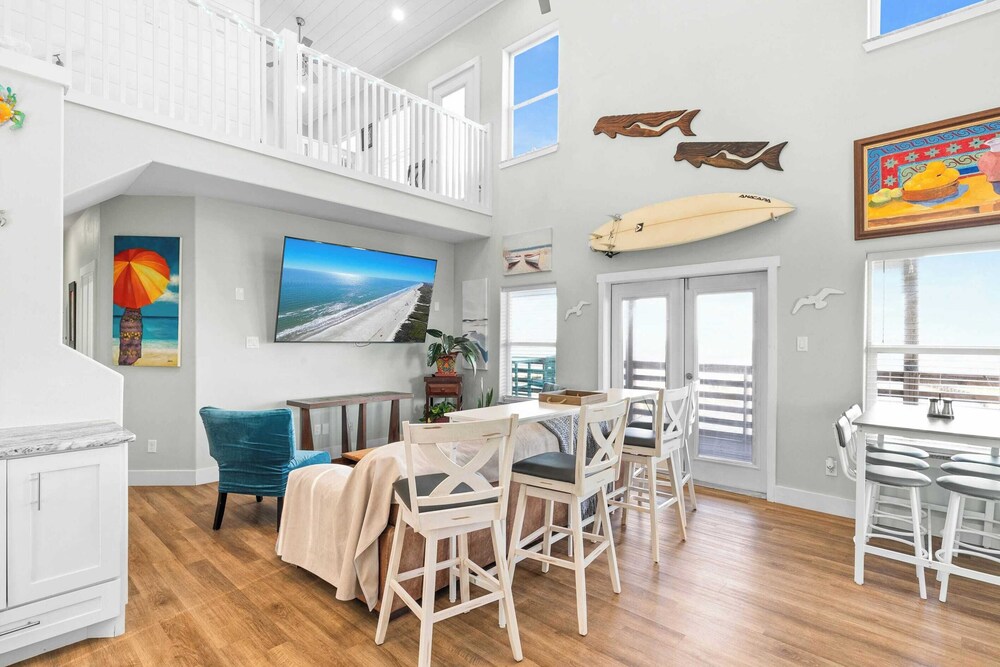 Laguna Sunrise Water Views, Private Pool + Minutes to Padre Island & Beaches