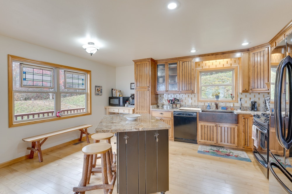 Spacious Murphy Retreat w/ Decks & Game Room! view 5