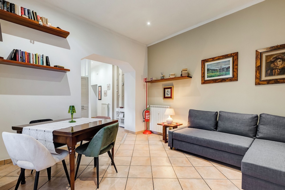 Villa Riccio-Flaminio House