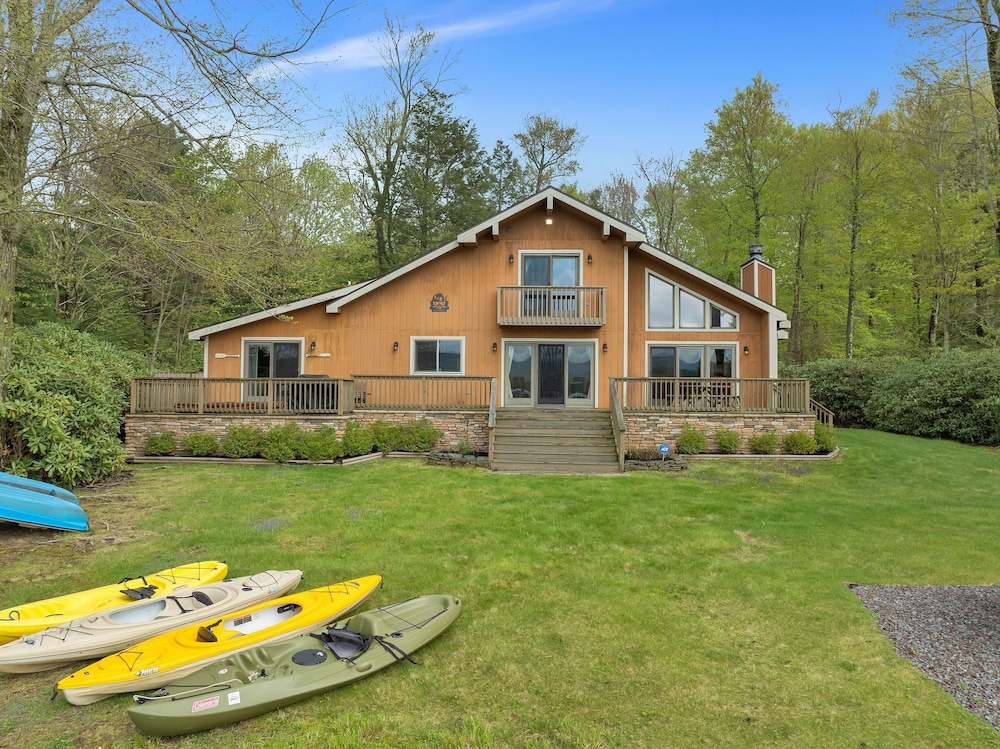 Lakefront Escape - Family Friendly Kayaks