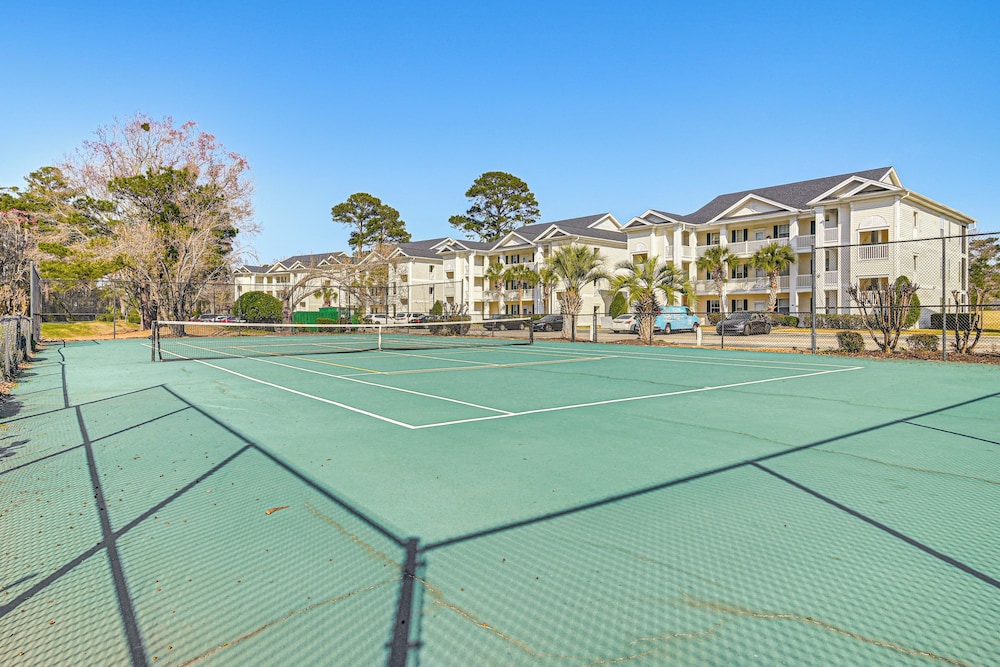 5 Mi to Myrtle Beach Hot Spots: Condo w/ Perks!