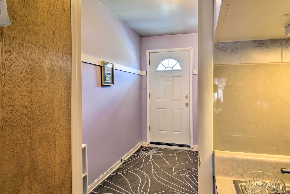 Hopewell Junction Apartment w/ Community Pool - Property Image 11