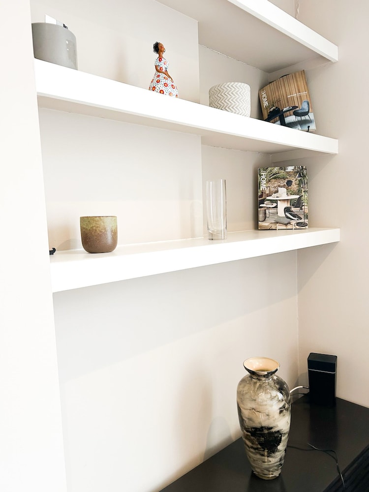 Hammersmith 2 Bedroom Flat River Thames