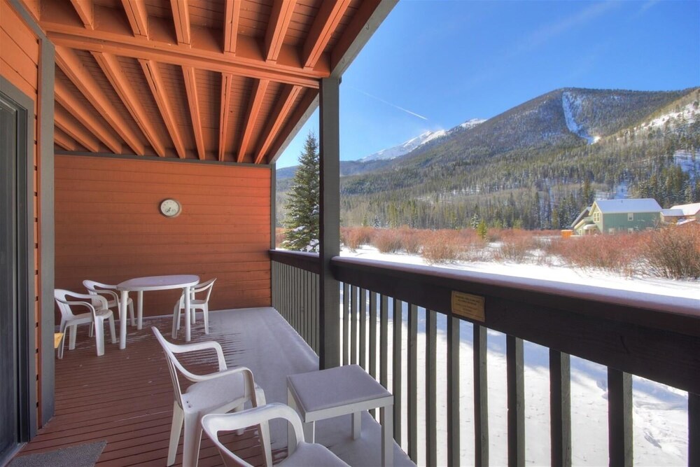 Mountainside  162h 2 Bedroom Condo by RedAwning
