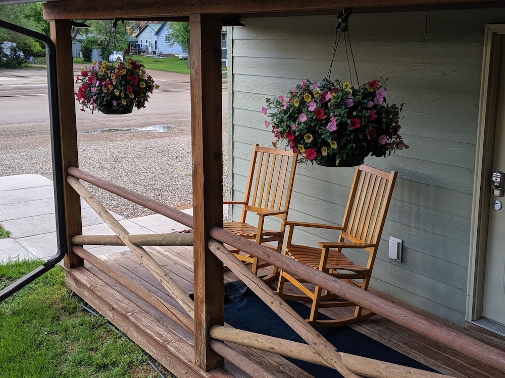 Sagebrush Inn and Suites