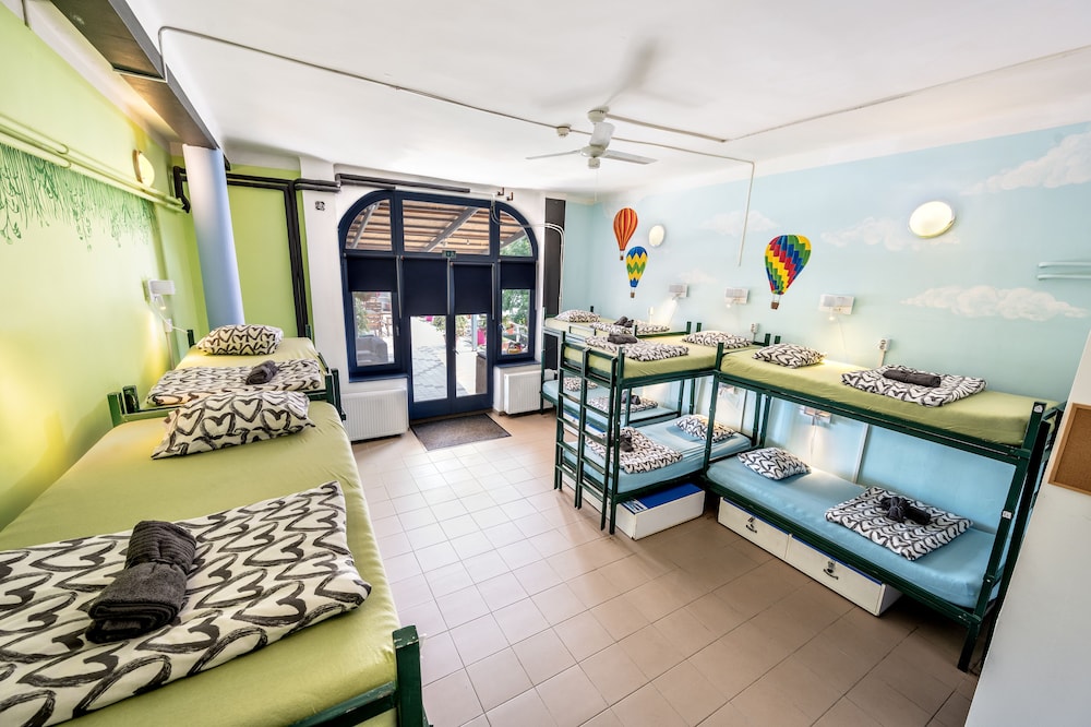 Island Hostel - Adults only