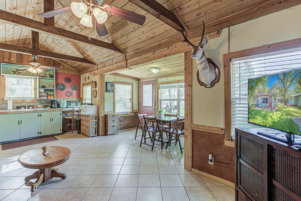 Kingsland Duo 2 Cottages in 1 w/ Lakeview! - Property Image 20