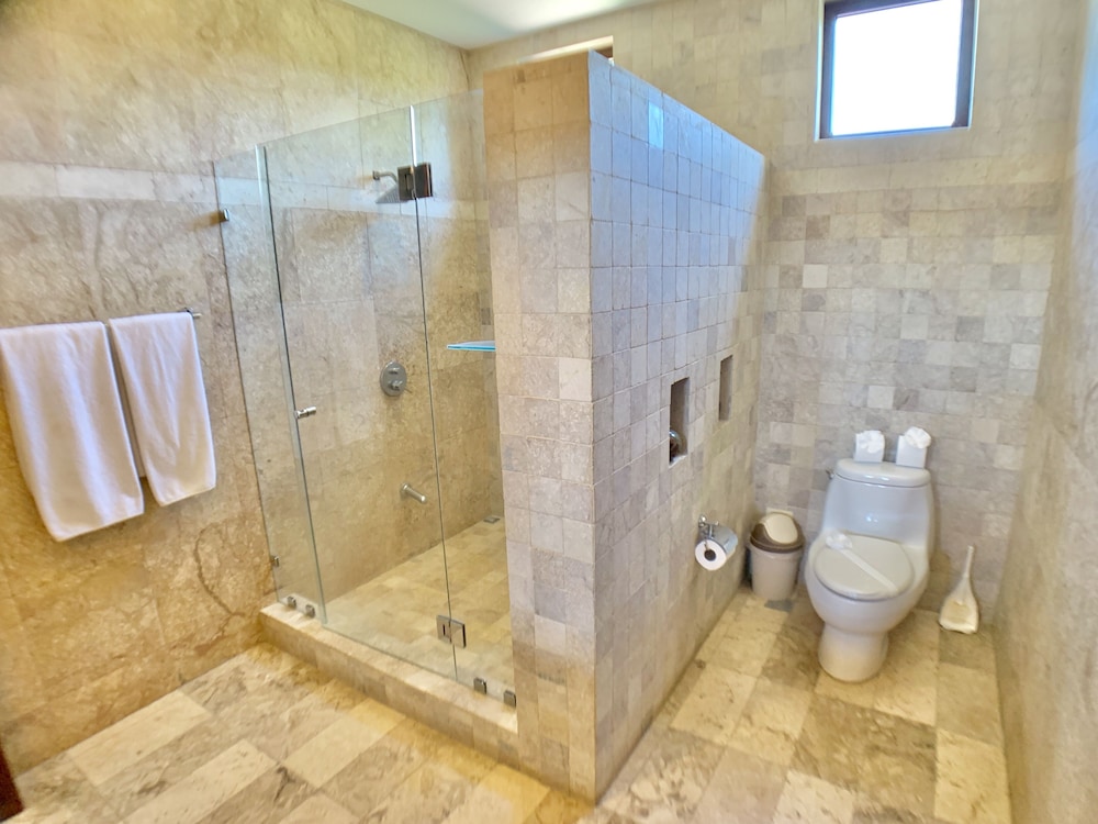 Luxury Villa on The Beach - Hermosa Palms 10A