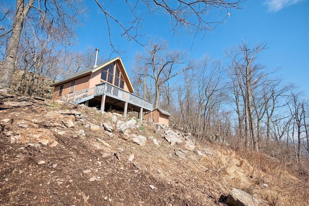 Tranquil Rocky Top Cabin With Mountain Views! 1 Bedroom Cabin by RedAwning view 5