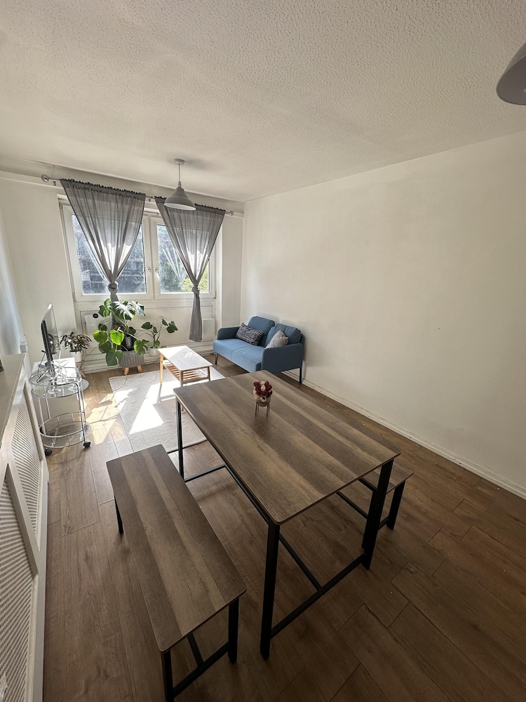 Fab Excel London Flat, Warm Cosy Liz Line