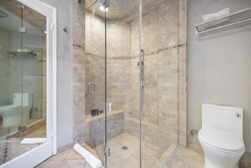 Shirley Lane- Elegant Mid-century Oasis With Pool & Canyon Views - Image 2