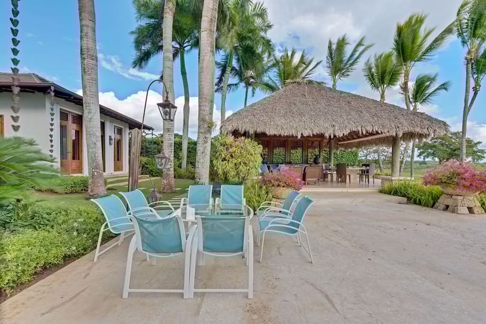 Magnificent Eight Bedroom Holiday Home