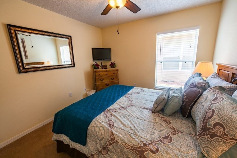 Gated Country Club Private Pool ! 4 Bedroom Home by RedAwning view 2