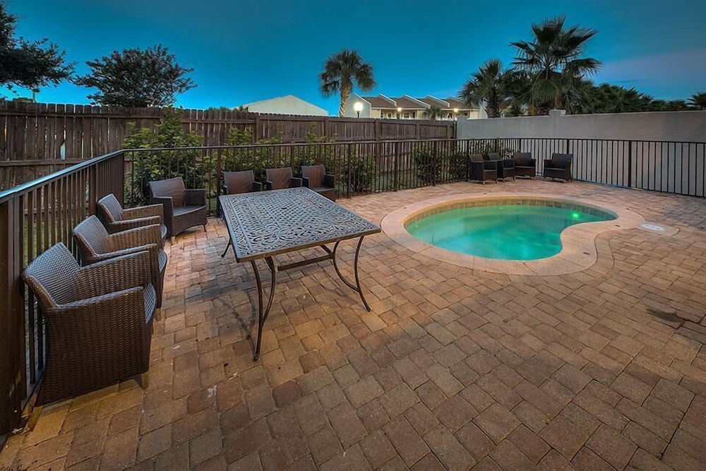 Acqualina 9 Bedroom Holiday Home by Five Star Properties
