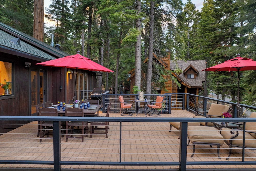 Paige Meadow by Avantstay Near Lake & Tahoe City