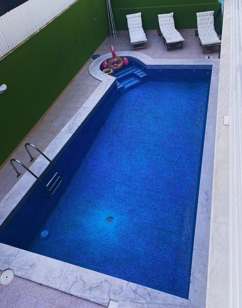 Akti Miaouli Holiday Home