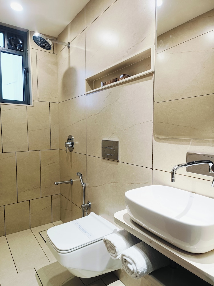 Hotel Maskan Surat