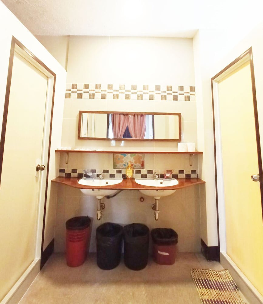 B&J Guesthouse and Functions Inc