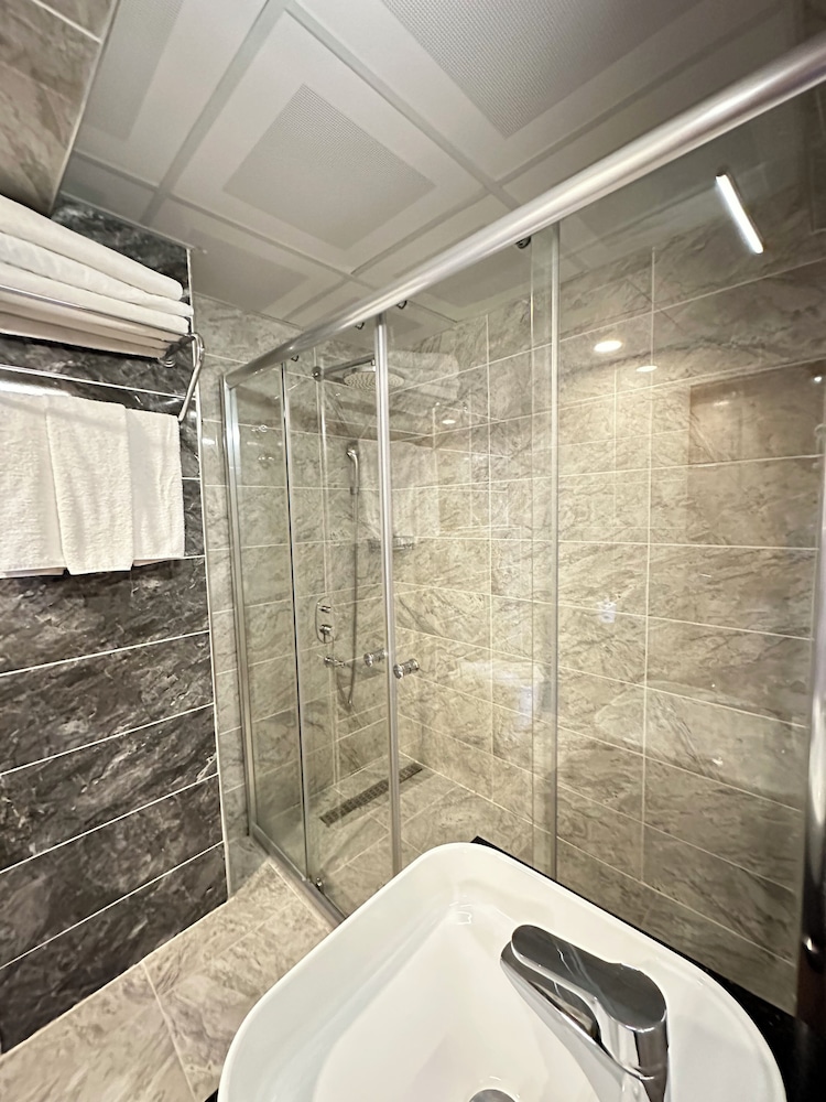 Mogons Exclusive Hotel - Image 175