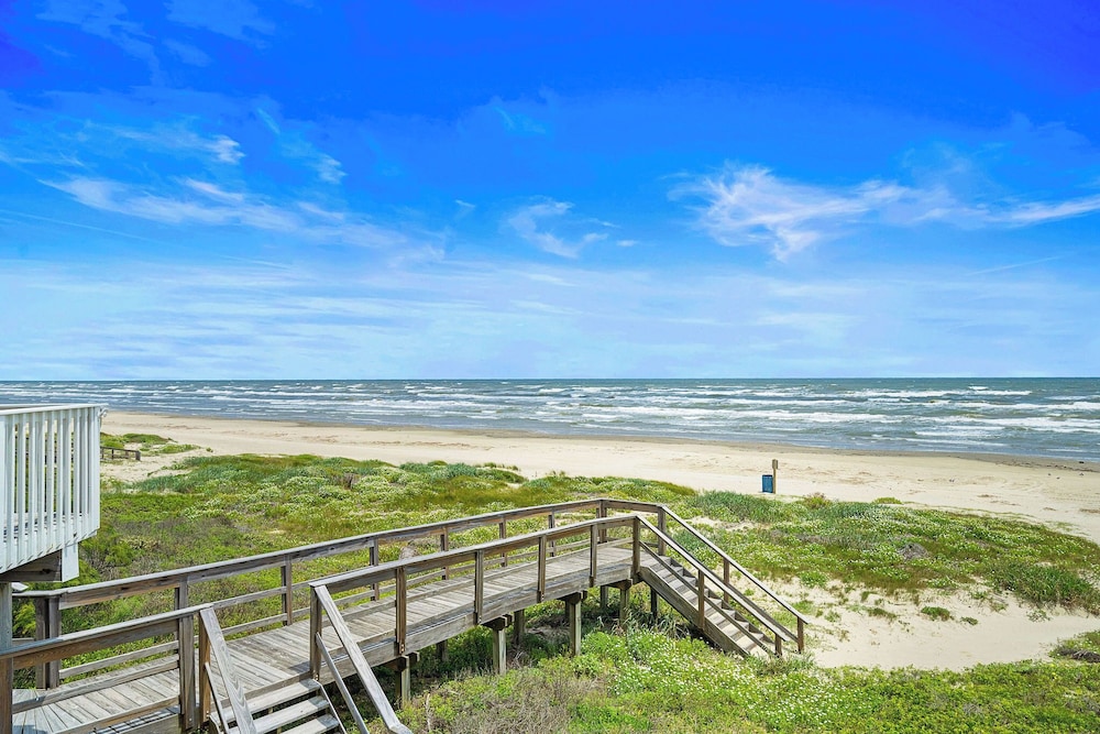 Butterfly Dunes by Ryson Vacation Rentals