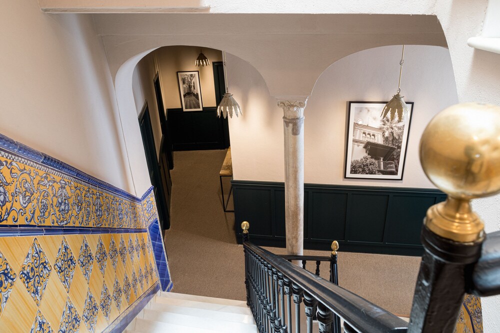 Honest Sevilla Hotel 55