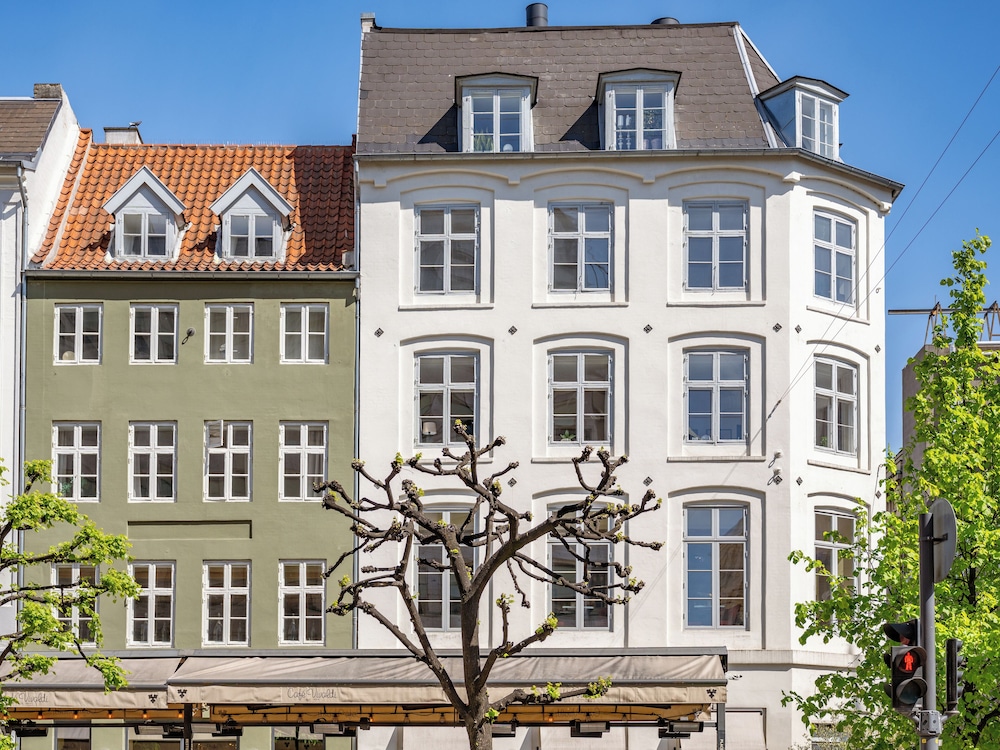 Sanders Regent - Bright 1 Bdr Apt