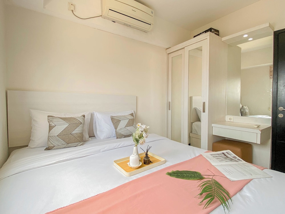 Best Location And Cozy 2Br At The Wave Kuningan Apartment