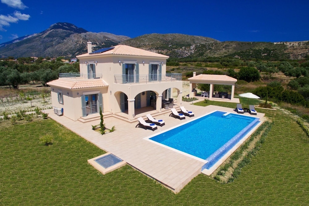 Villa Aglaia in Mavrata view 5