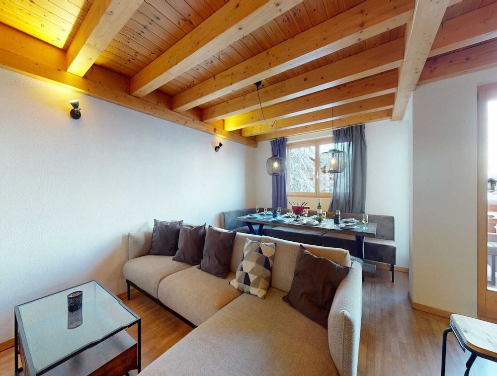 Spacious Apartment With Balcony