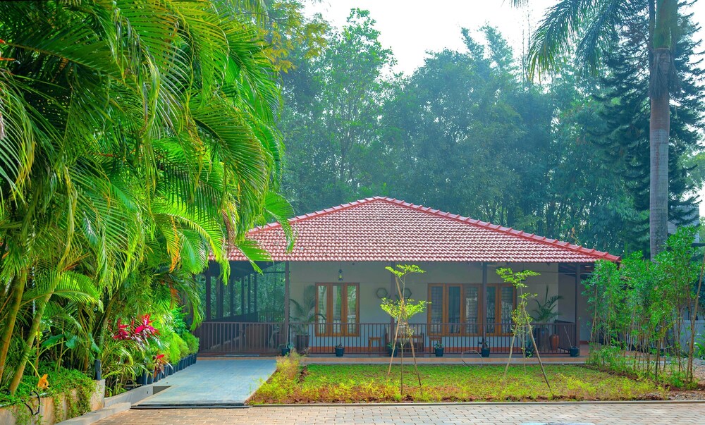Deepwoodz Homestay by Z Vacations