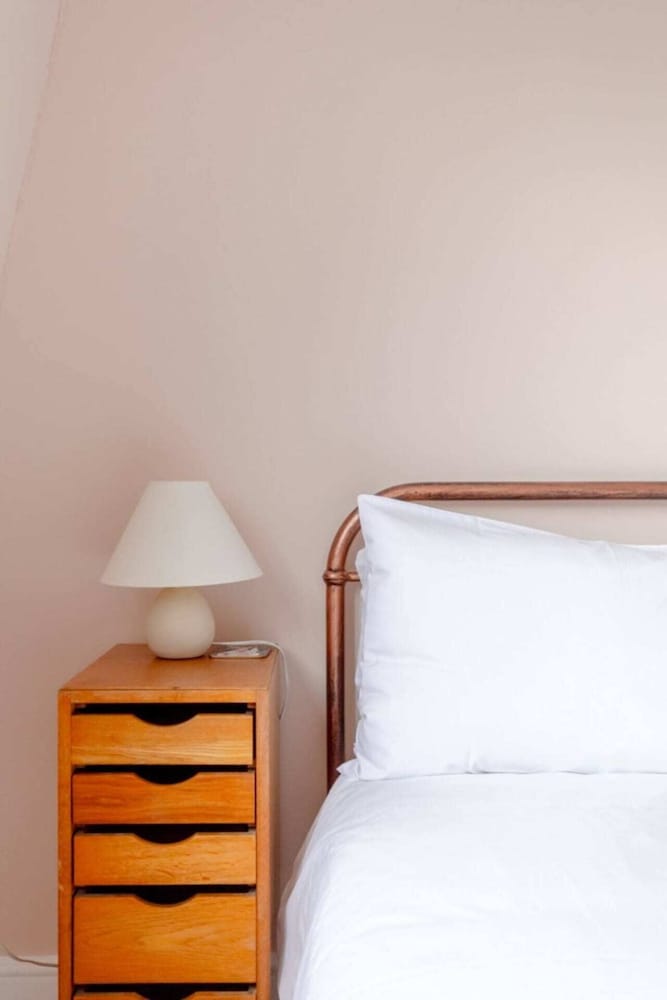 Quaint & Cosy 1 Bedroom Flat - Kensington Olympia!