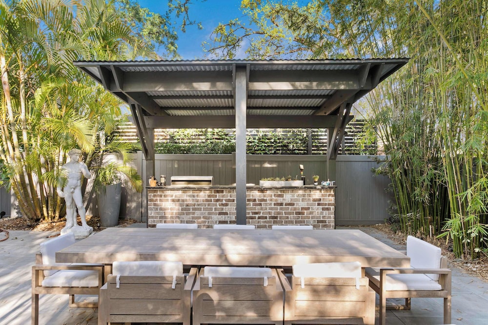 Sunset Bungalow With Hot Tub - 6ppl