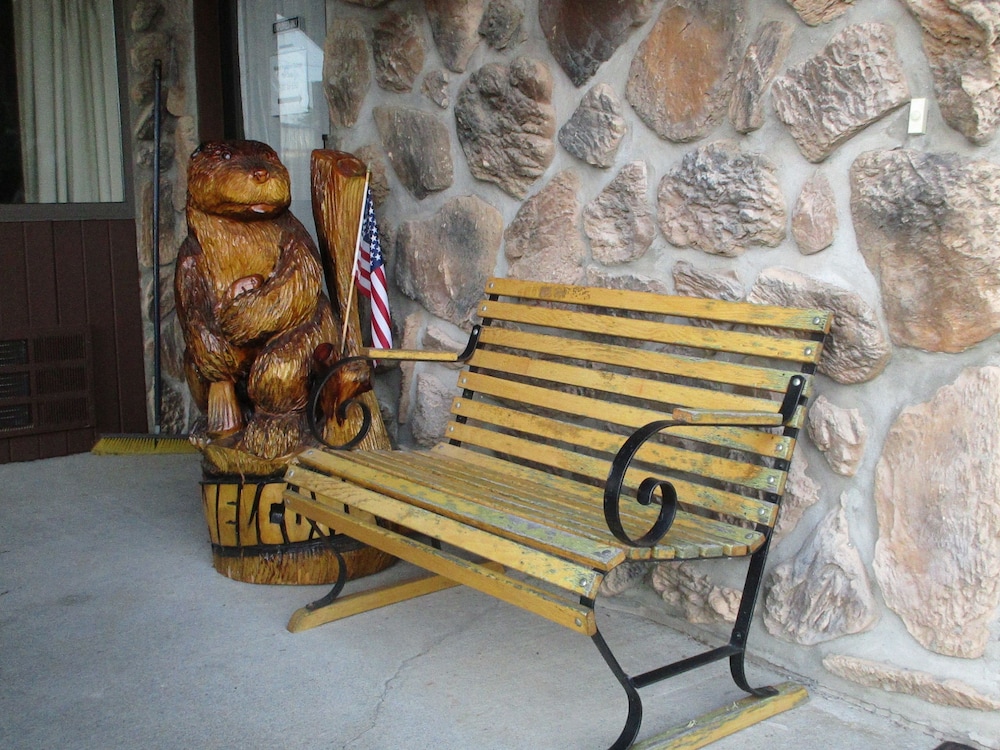 Otter Creek Inn