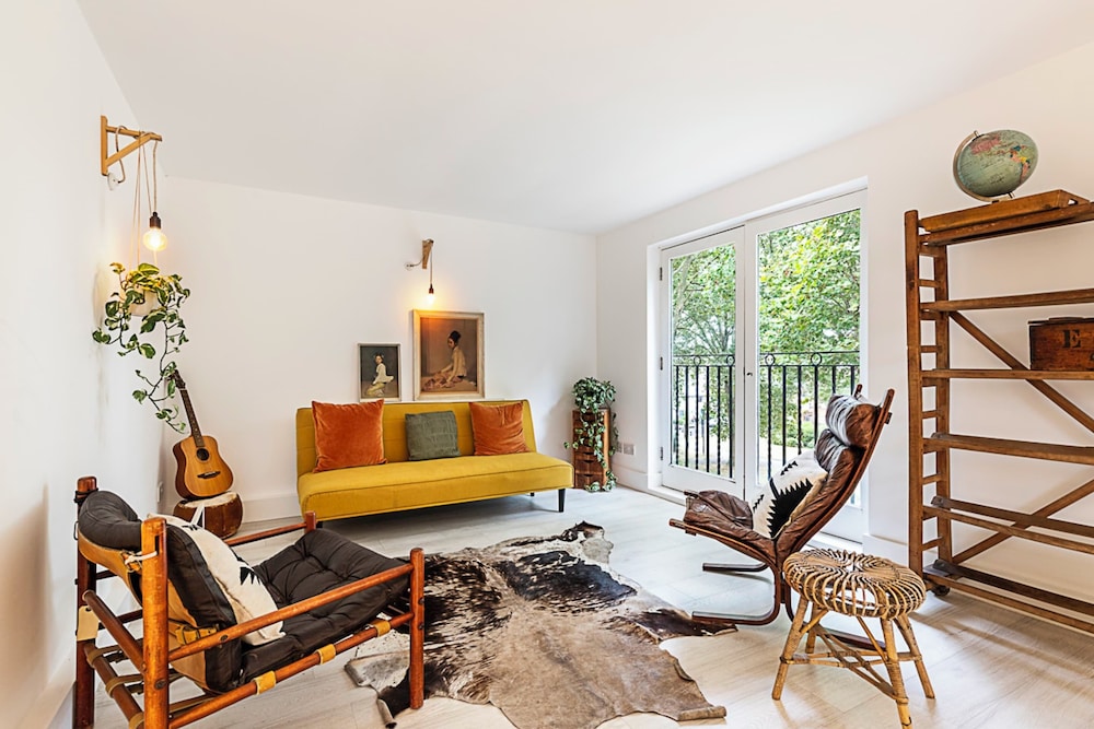 Tranquil 2 Bedroom Apartment in East London