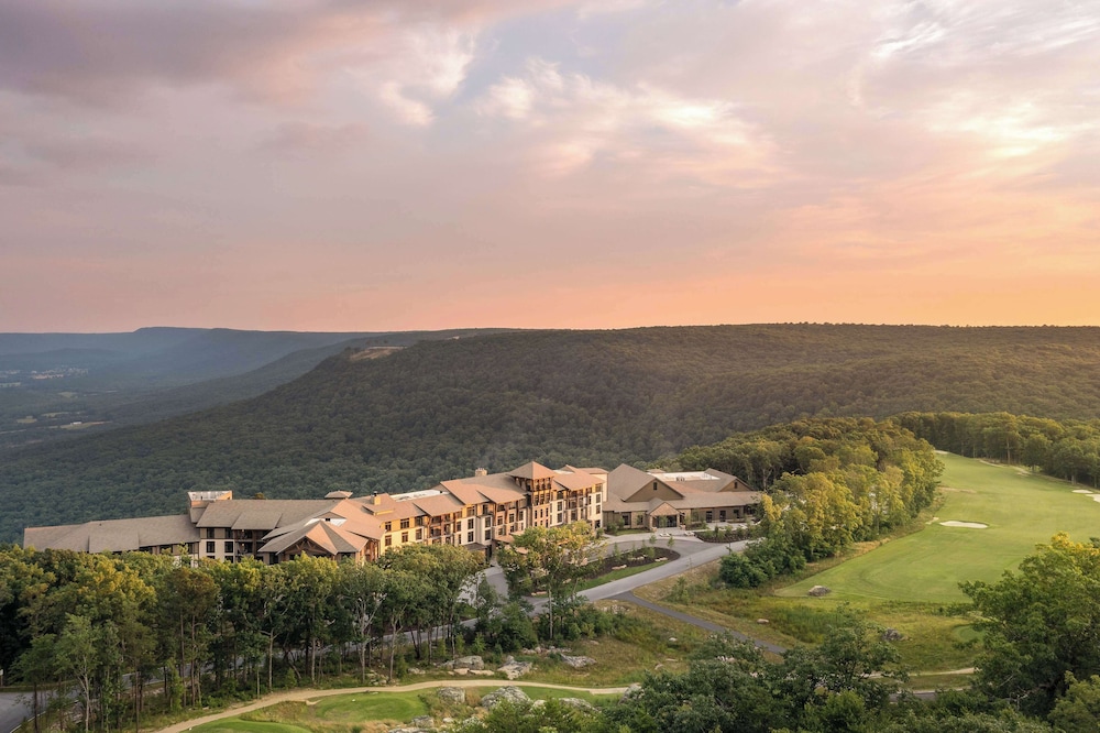 Cloudland at McLemore Resort Lookout Mountain, Curio by Hilton - Property Image 1