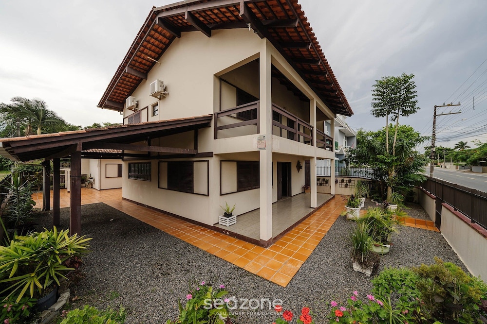 House 100m From the Beach in Barra Velha Aia2200