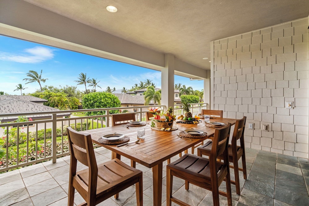 Close to Beaches & Restaurants - Spacious Townhome - Concierge Incl- Vrkcv