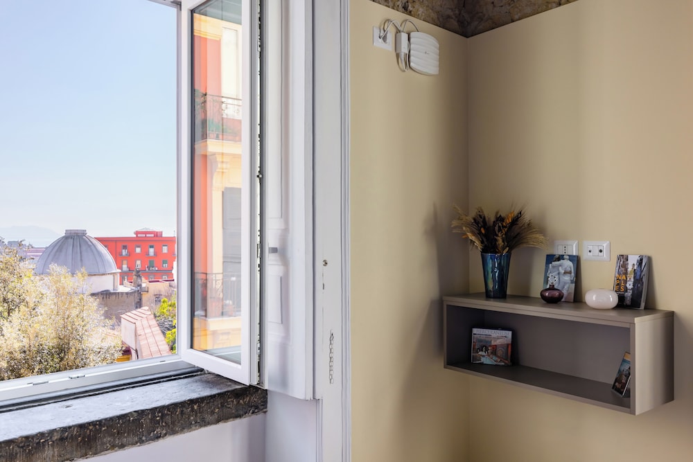 La Pinacoteca Aparthotel by NapoliApartments