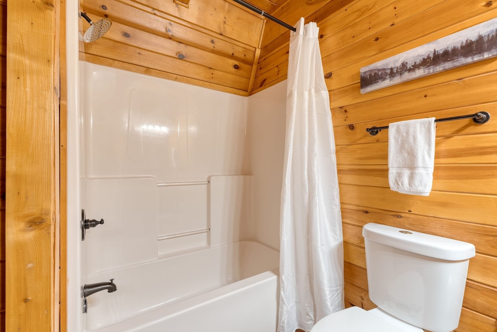 Cozy Cabin Hot Tub Balcony Golf Simulator Near Pigeon Forge Smoky Mountain Group Retreat Mountains Are Calling by Avantstay
