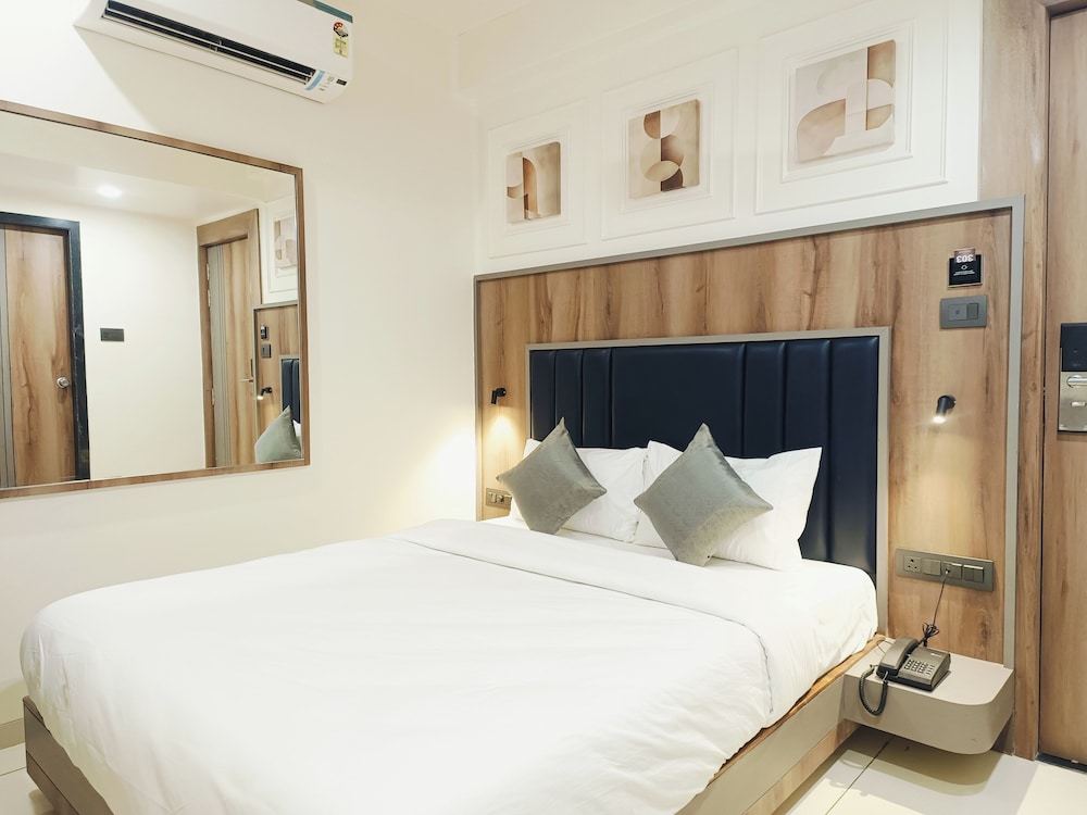 Hotel Maskan Surat