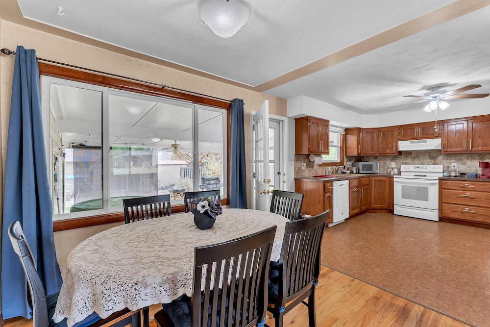 Cozy Loveland Ranch Perfect For Relaxation 3 Bedroom Home