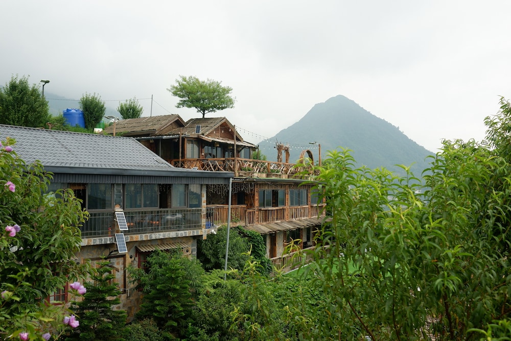Ta Phin Cottage